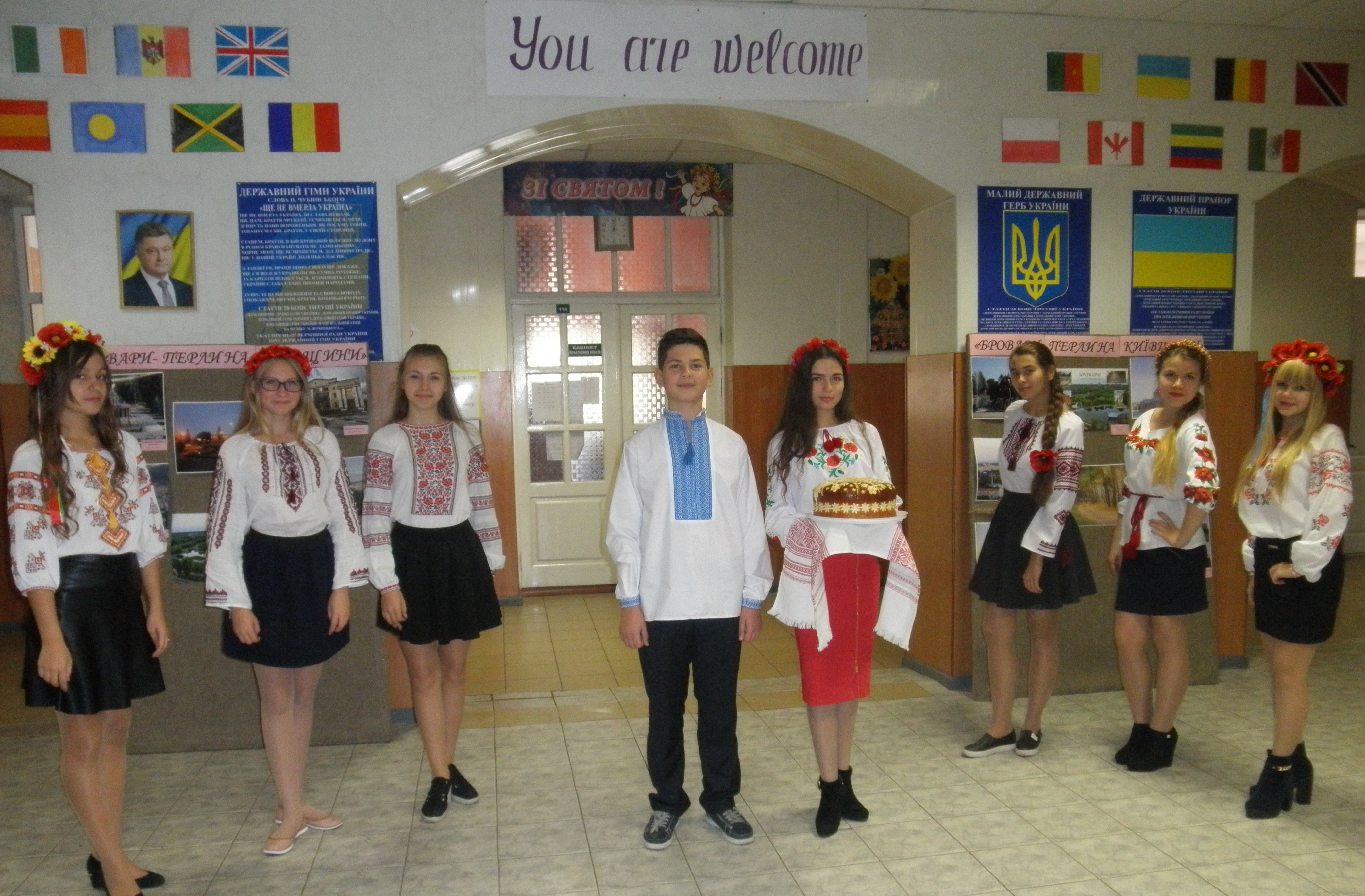 Гості із Швеції та США  /  The guests from Sweden and the USA in the gymnasium